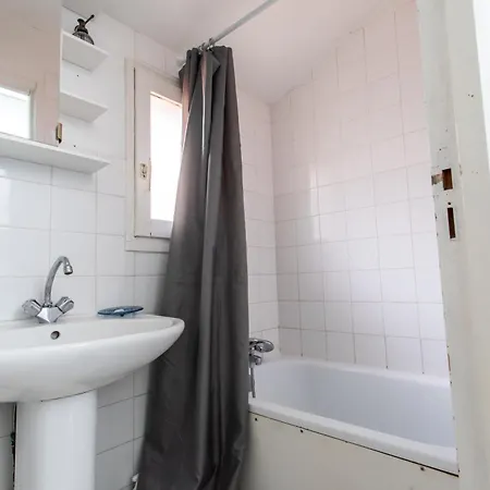 T2 40m2, Lit Queen Size, Climatisation, Quartier Sympa, Terrasse Apartman