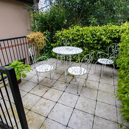 T2 40m2, Lit Queen Size, Climatisation, Quartier Sympa, Terrasse *
