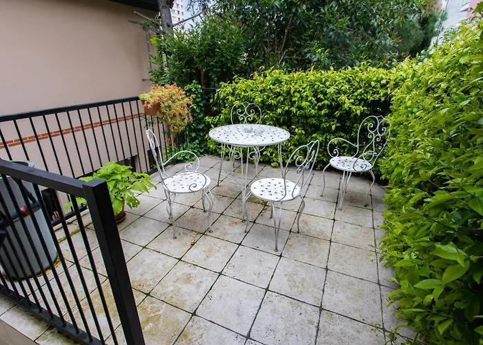 T2 40m2, Lit Queen Size, Climatisation, Quartier Sympa, Terrasse *